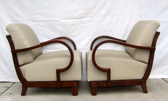 Art deco store reading chair
